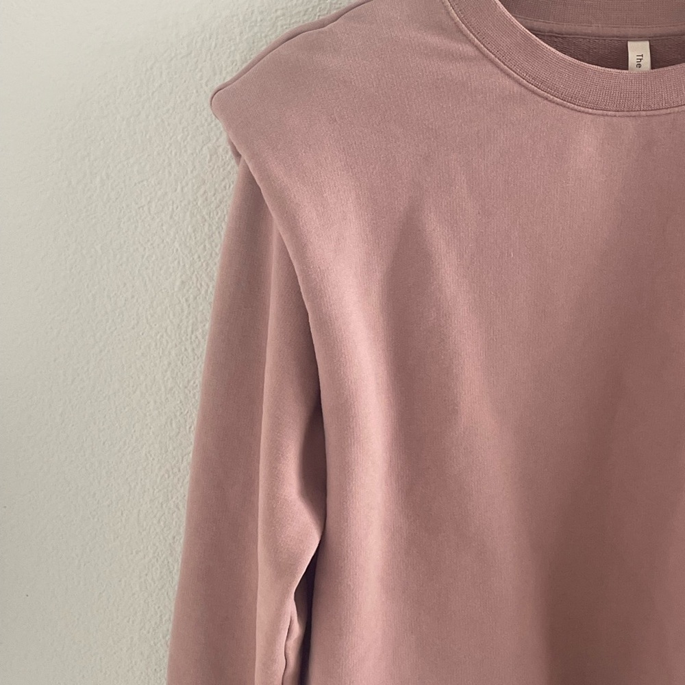 ARITZIA Babaton The Group Persona Sweater Shoulder Pad Long Sleeve Pink Sz Small - Picture 4 of 10